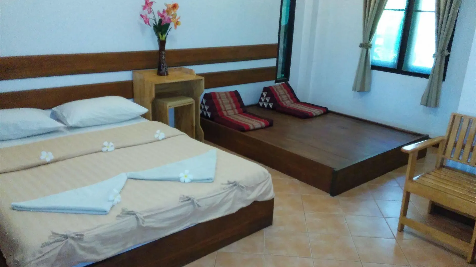 Koh Tao Beachside Resort  Ko Tao